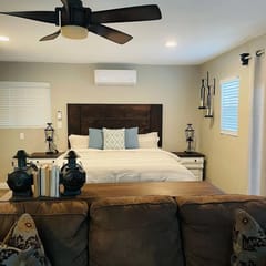 Cozy Blue Cottage in Downtown Templeton