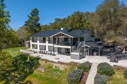 Oak and Vine Vineyard Estate