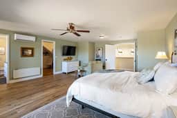 Whispering Oaks Manor