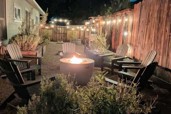 Vine Street Bungalow-Walk to town, hot tub, EV - Image 1