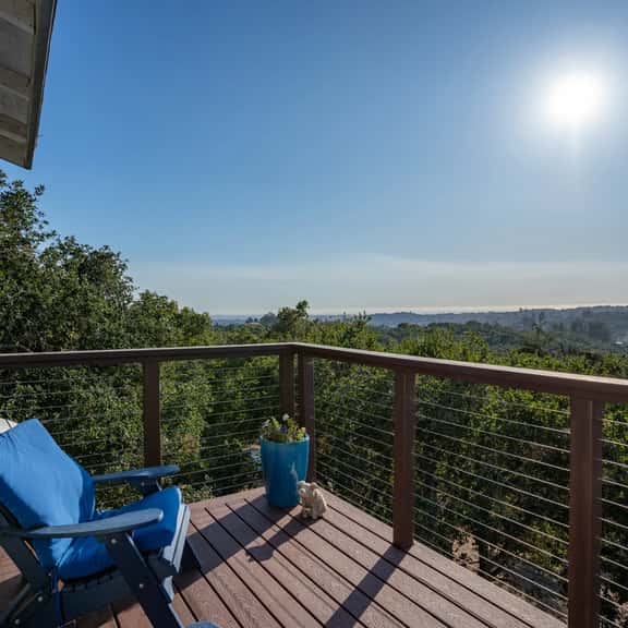 Lilly's Guest House on Hansen Hill - Image 1