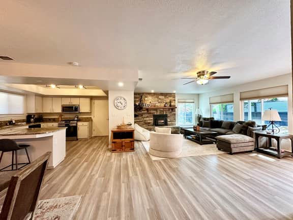 Forest & Vine + Cottage Sleeps 10