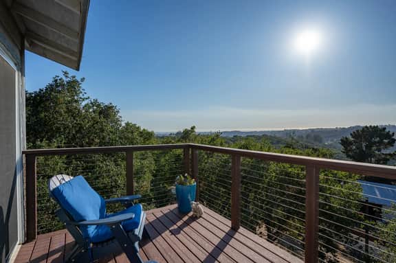 Lilly's Guest House on Hansen Hill