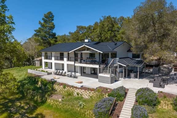 Oak and Vine Vineyard Estate