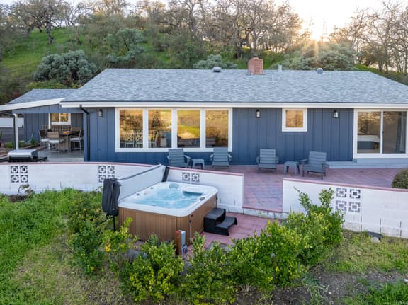 Harley's Hideaway - Image 1