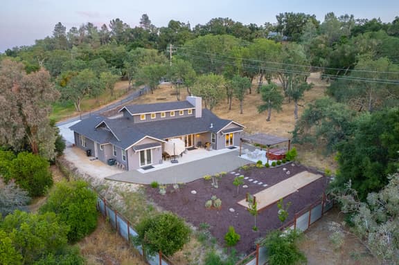 J's Farmhouse