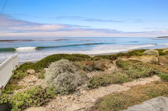 Star of the Sea – Oceanfront Bliss in San Simeon - Image 1