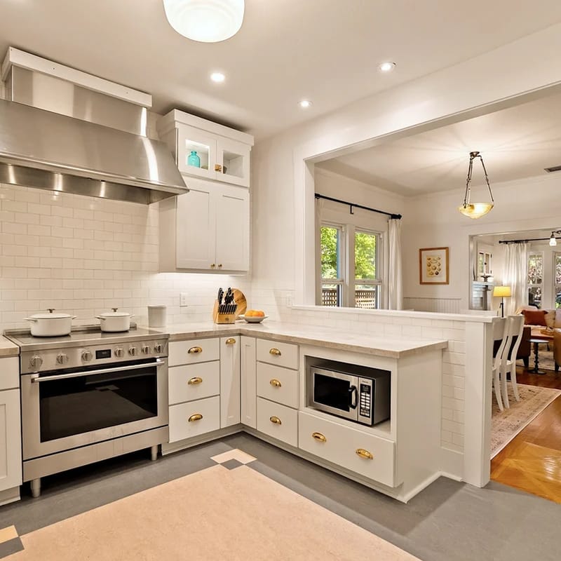 Vine Street Bungalow-Walk to town, hot tub, EV